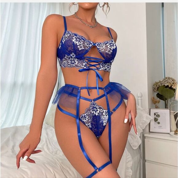 2025 New Sexy Women Embroidery Lingerie Bra Set Lace Strap Babydoll with Garter - Picture 2 of 10